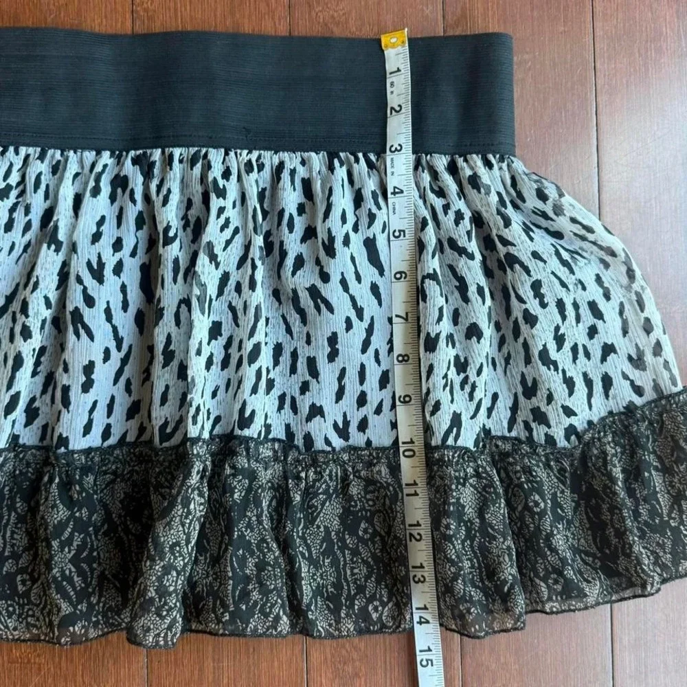 Cute Wet Seal Mini‎ Skirt